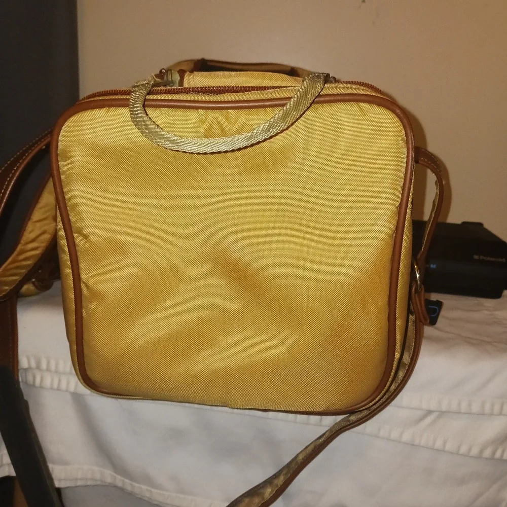 Unbranded vintage gold